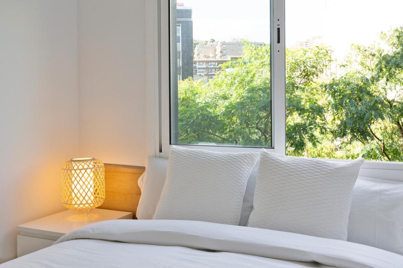 Suites Barcelona Park Gueell ภายนอก รูปภาพ