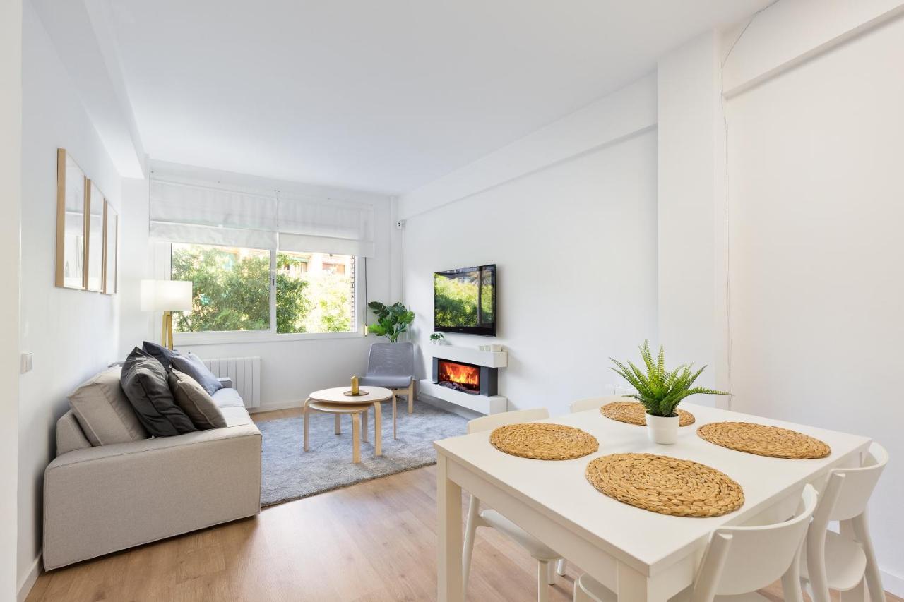 Suites Barcelona Park Gueell ภายนอก รูปภาพ