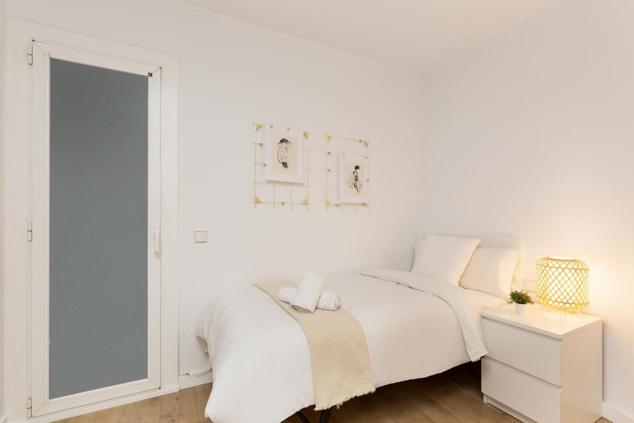 Suites Barcelona Park Gueell ภายนอก รูปภาพ