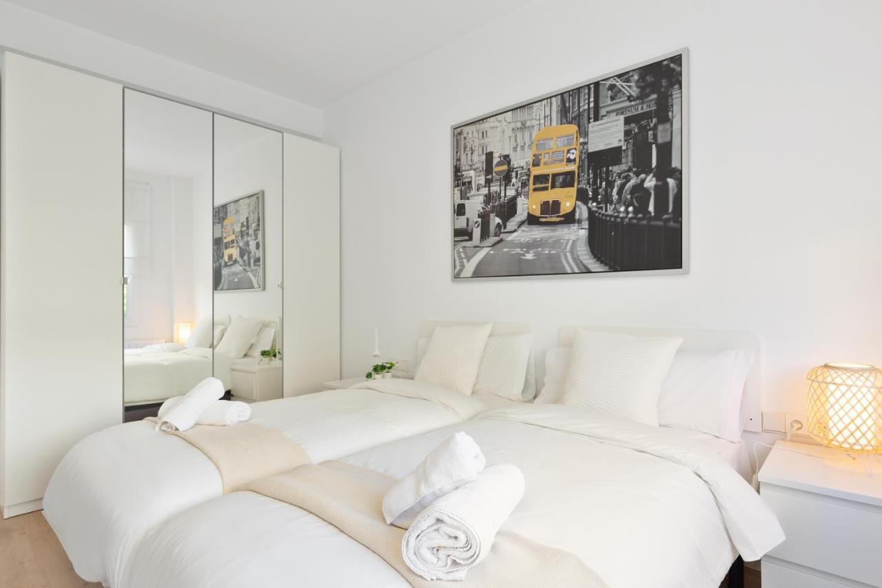Suites Barcelona Park Gueell ภายนอก รูปภาพ