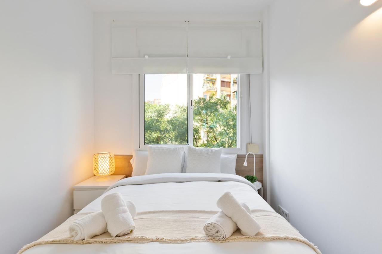 Suites Barcelona Park Gueell ภายนอก รูปภาพ