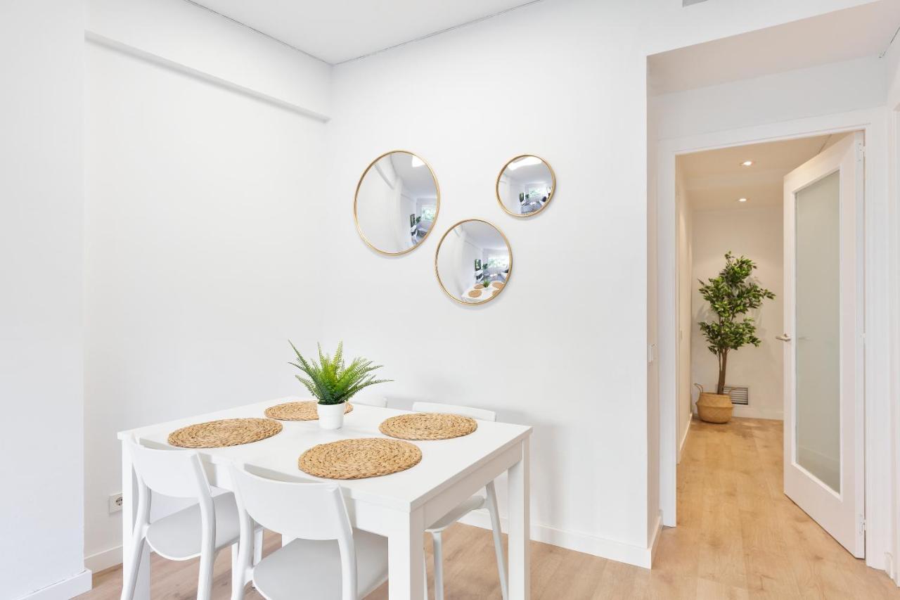 Suites Barcelona Park Gueell ภายนอก รูปภาพ