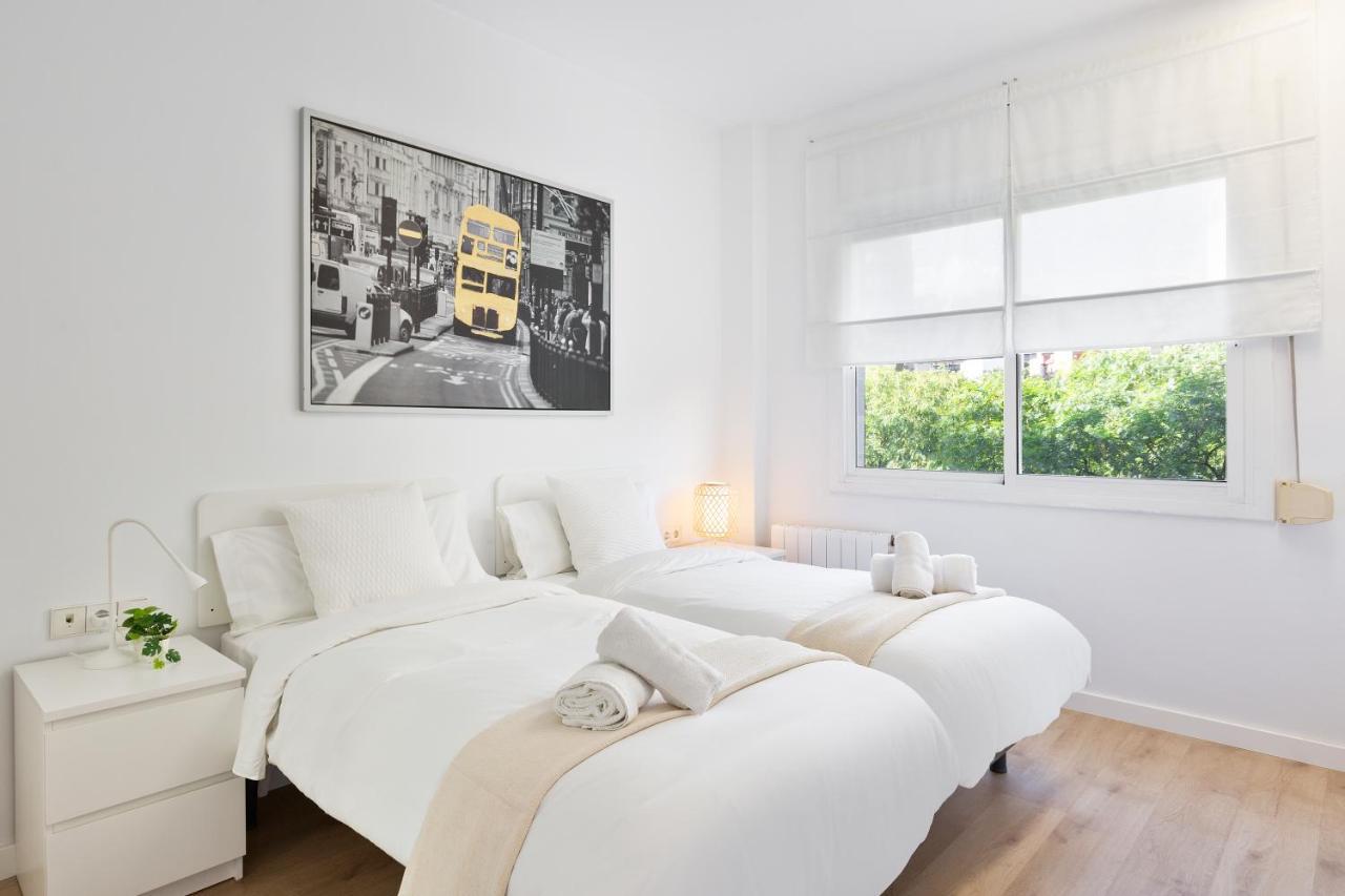 Suites Barcelona Park Gueell ภายนอก รูปภาพ