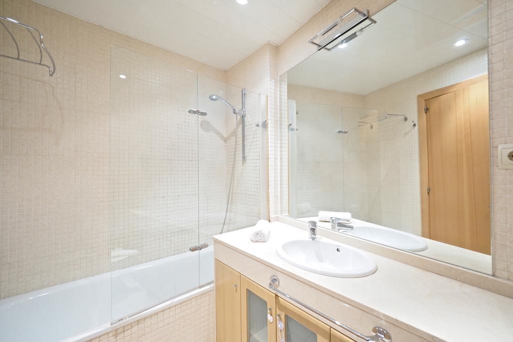 Suites Barcelona Park Gueell ภายนอก รูปภาพ